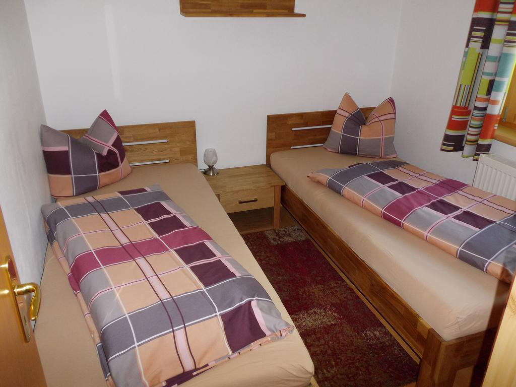 Ferienwohnung Konrad Pfeifer シュルンス エクステリア 写真